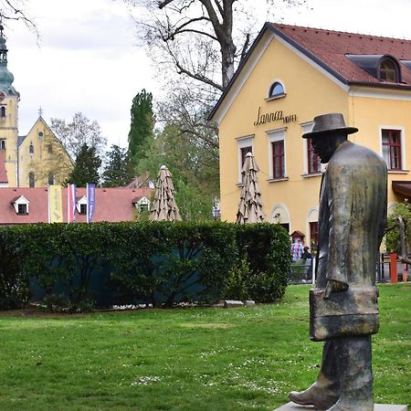 Studio Apartment Old Town Castle Samobor Bagian luar foto