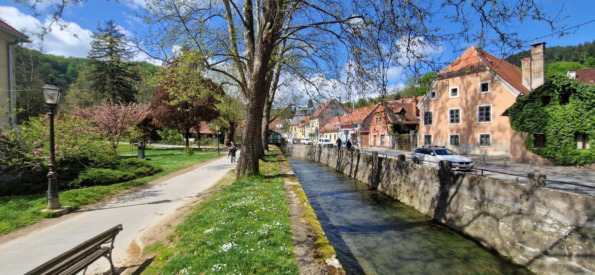Studio Apartment Old Town Castle Samobor Bagian luar foto