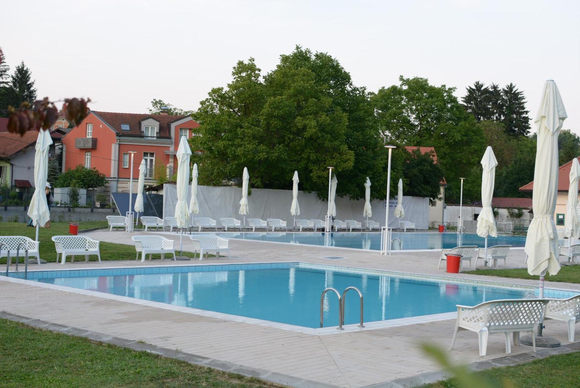 Studio Apartment Old Town Castle Samobor Bagian luar foto